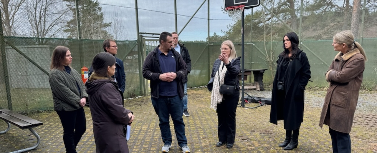 Gruppbild från ministerbesök på Bärby