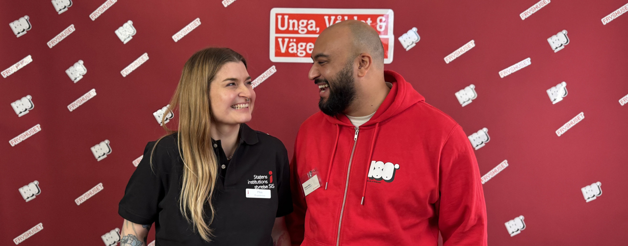 Moa Jarl, SiS projektledare för FrySiS tillsammans med Salman Khan från Fryshuset.